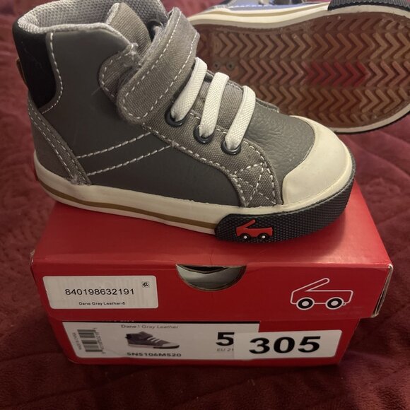 NWB New See Kai Run Dane Hi Top Grey leather sneakers, Little kids Sz 5 Gray - Picture 2 of 15
